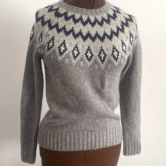 🩶🖤WINDRIVER🖤🩶Sweater in grey. New with tags. Size small. - Picture 2 of 12